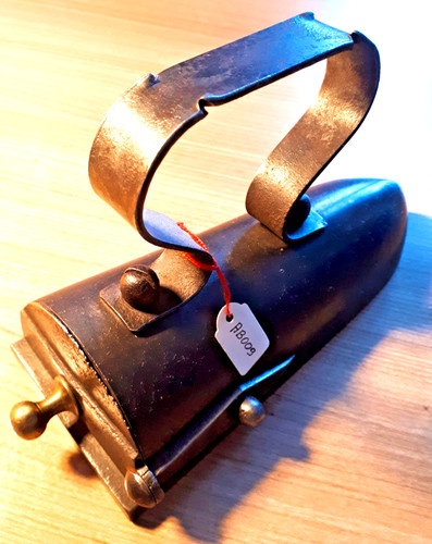 Bügeleisen aus gusseisen - aus, mit