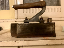 KKO Bügeleisen Glätteisen