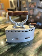 Altes schönes Bügeleisen