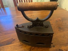 Altes Gußbügeleisen