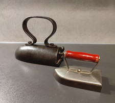 Kleines Kinderbügeleisen und