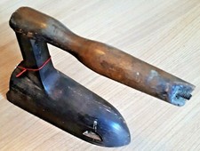Bügeleisen aus Gußeisen mit